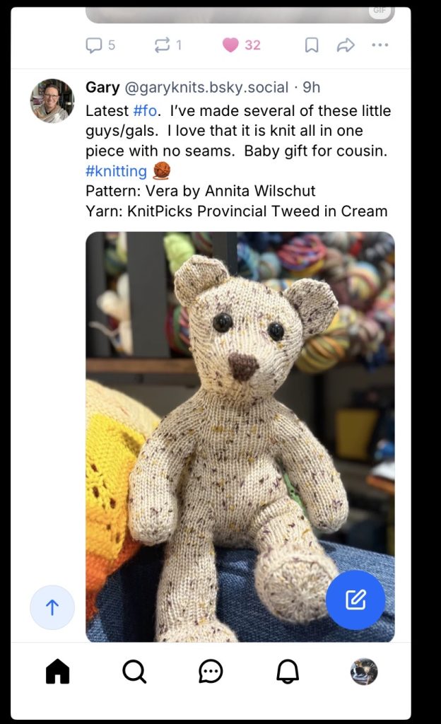 @garyknitsbsky.social
Post with a cute knitted teddy bear